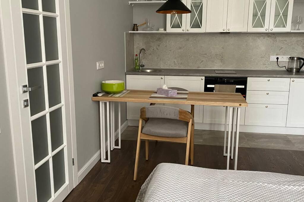 Hidden Gem With Its Own Private Entry At Lypky Apartment เคียฟ ภายนอก รูปภาพ